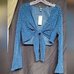 Long sleeve tie crop top